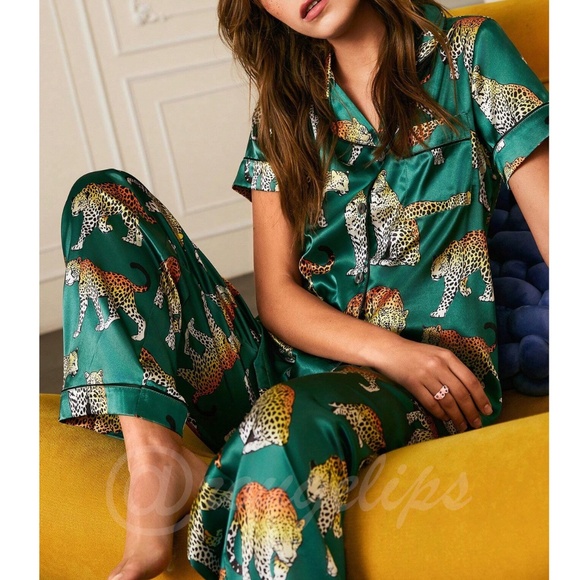 Animal Print Cheetah Leopard Green Satin 2 Piece Pajama Set - Picture 1 of 8